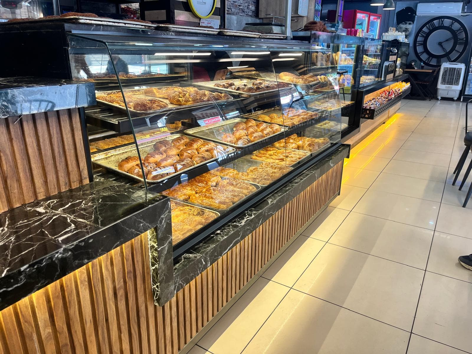 Fırın Cafe tezgahı